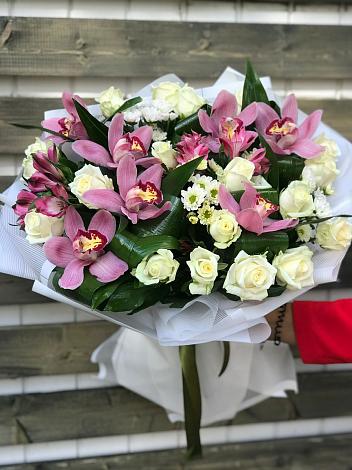 Букет цветов из: Розы и Хризантемы в Светлогорске