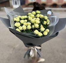 Букет Белые кустовые розы Солинеро в Светлогорске