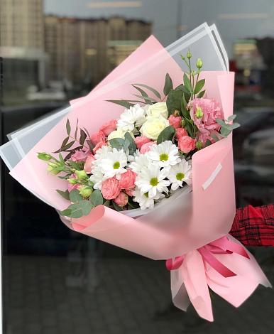 Букет цветов из: Розы, Лизиантусы и Хризантемы в Светлогорске